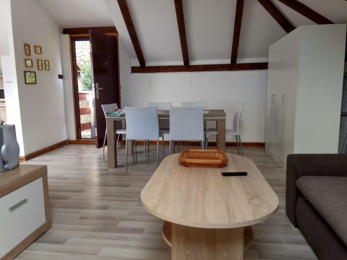 Apartman Slava Tisno Exterior foto