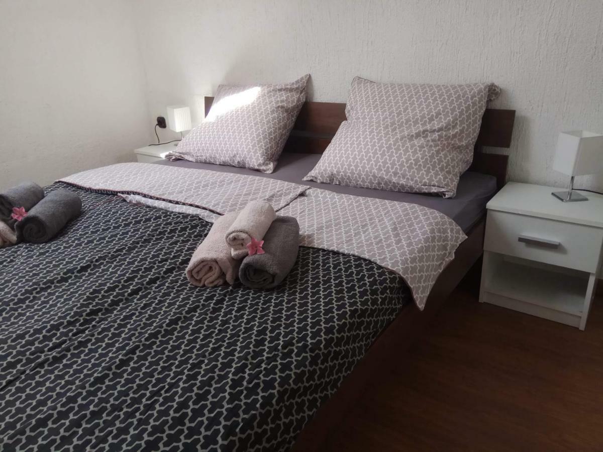 Apartman Slava Tisno Exterior foto