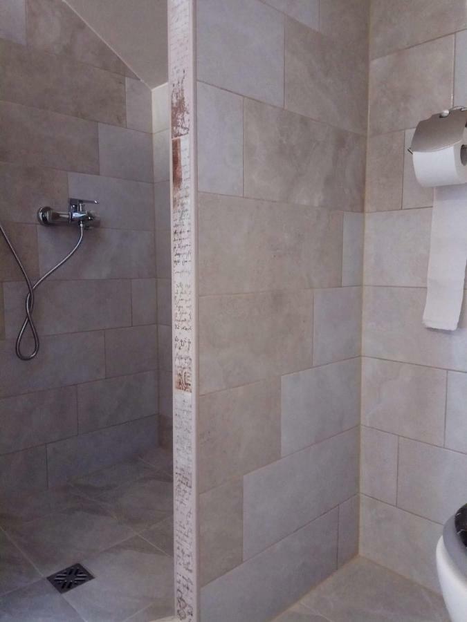 Apartman Slava Tisno Exterior foto