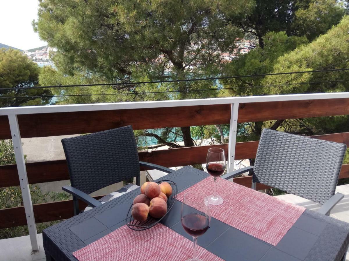 Apartman Slava Tisno Exterior foto