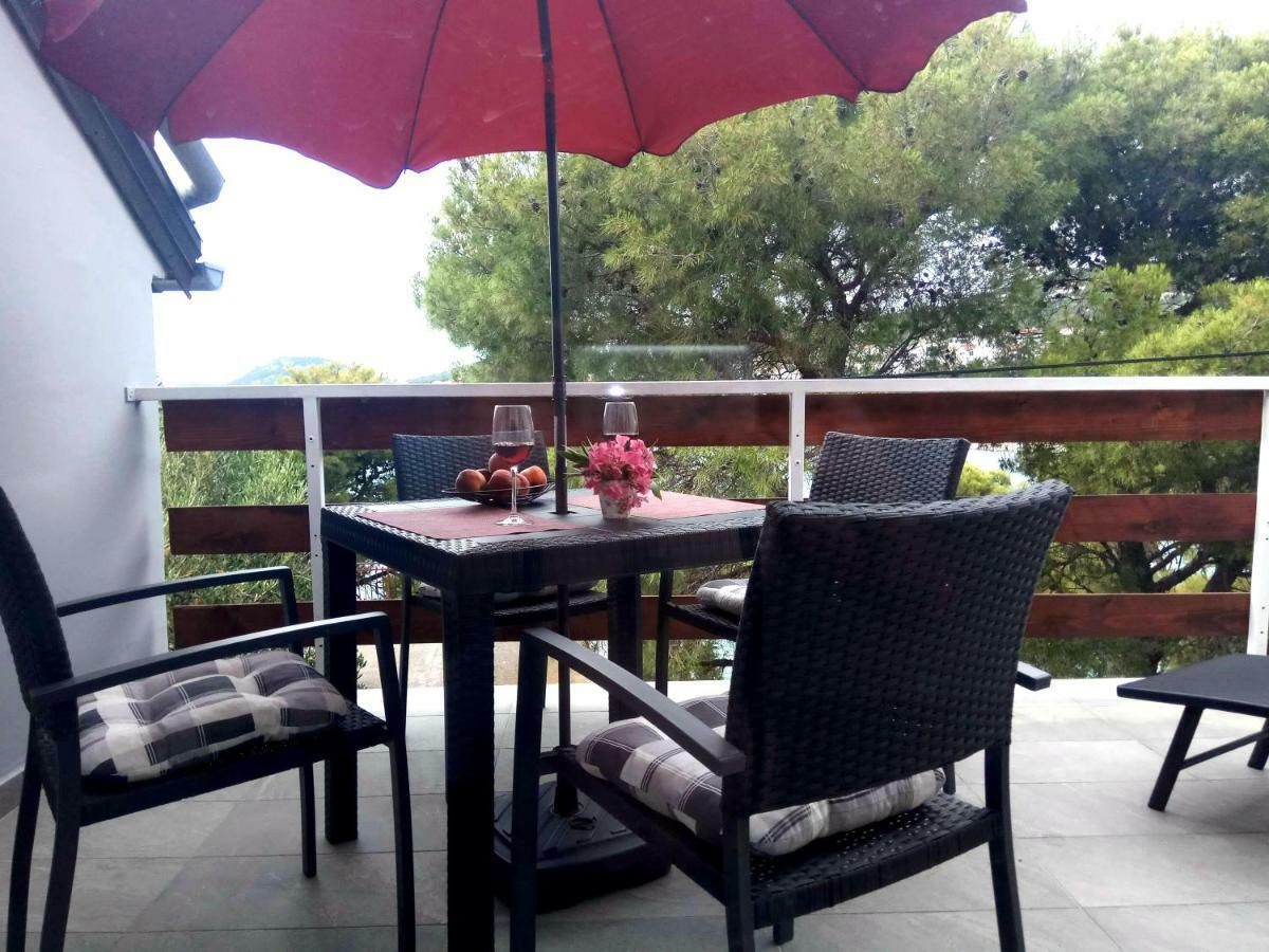 Apartman Slava Tisno Exterior foto
